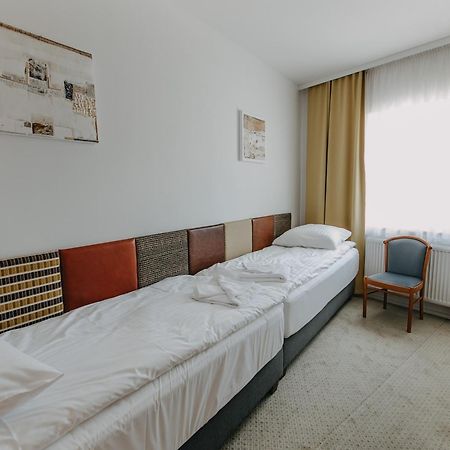 Salon Win Wine Bar & Apartments Ясло Екстер'єр фото