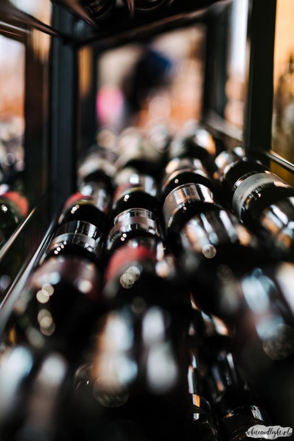 Salon Win Wine Bar & Apartments Ясло Екстер'єр фото