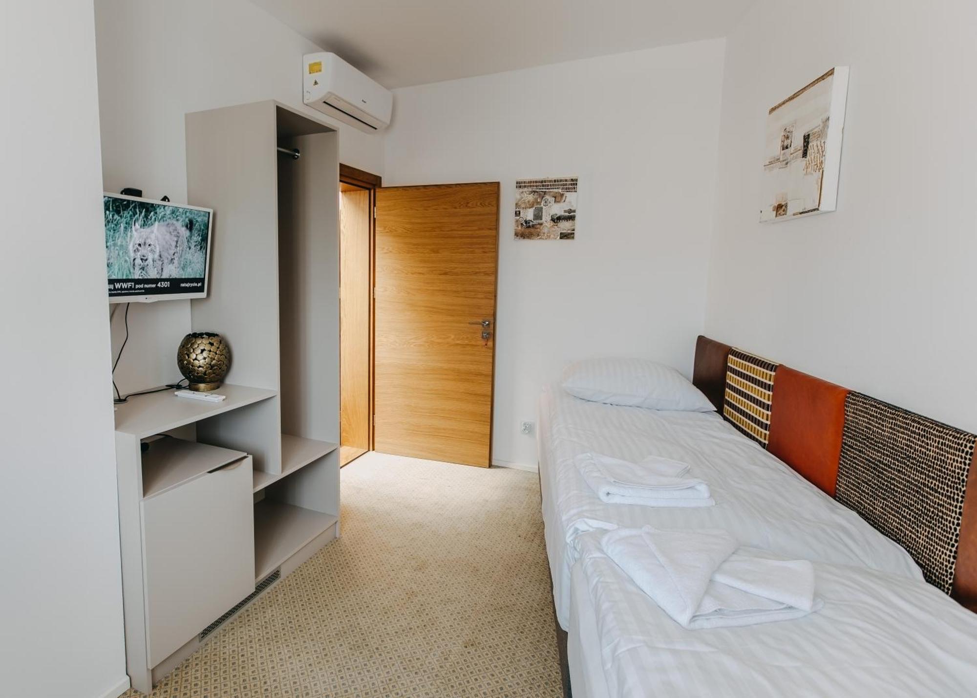 Salon Win Wine Bar & Apartments Ясло Екстер'єр фото