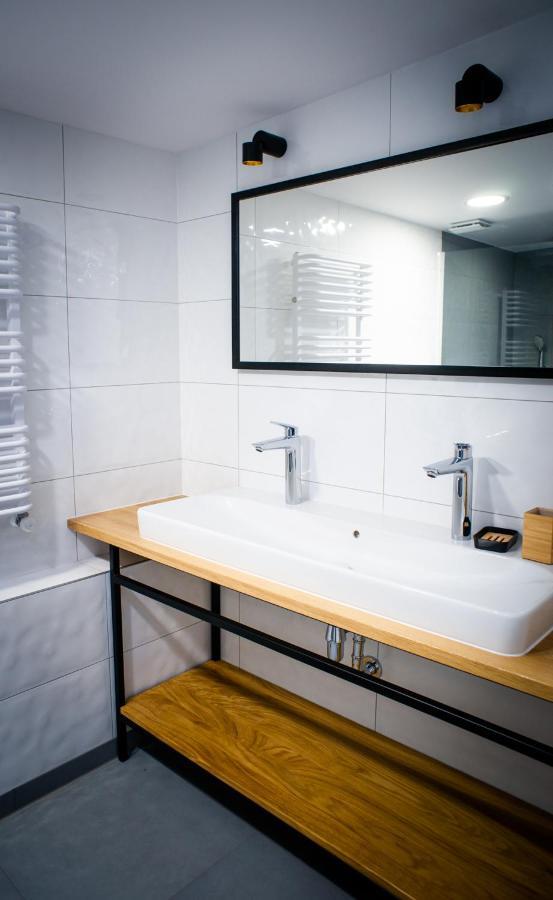 Salon Win Wine Bar & Apartments Ясло Екстер'єр фото
