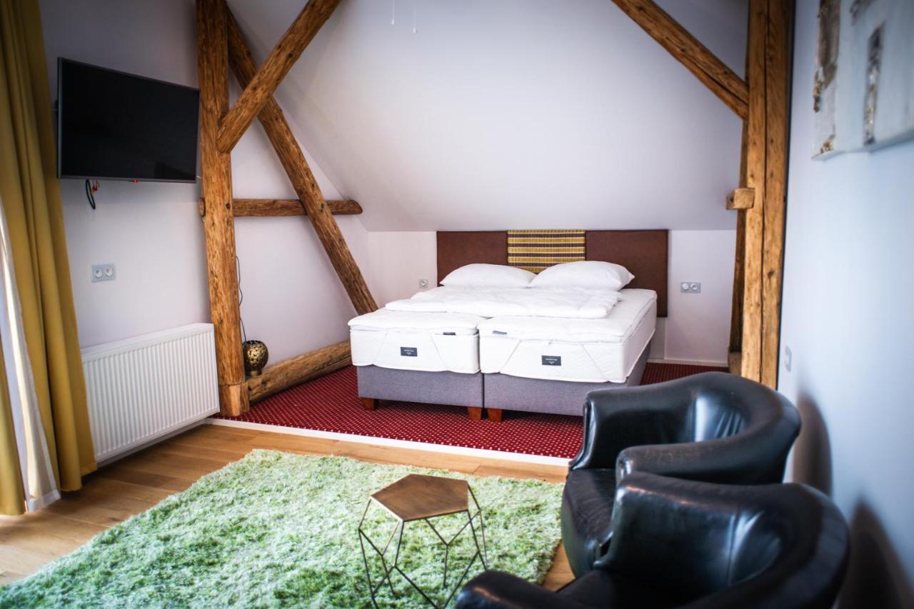 Salon Win Wine Bar & Apartments Ясло Екстер'єр фото